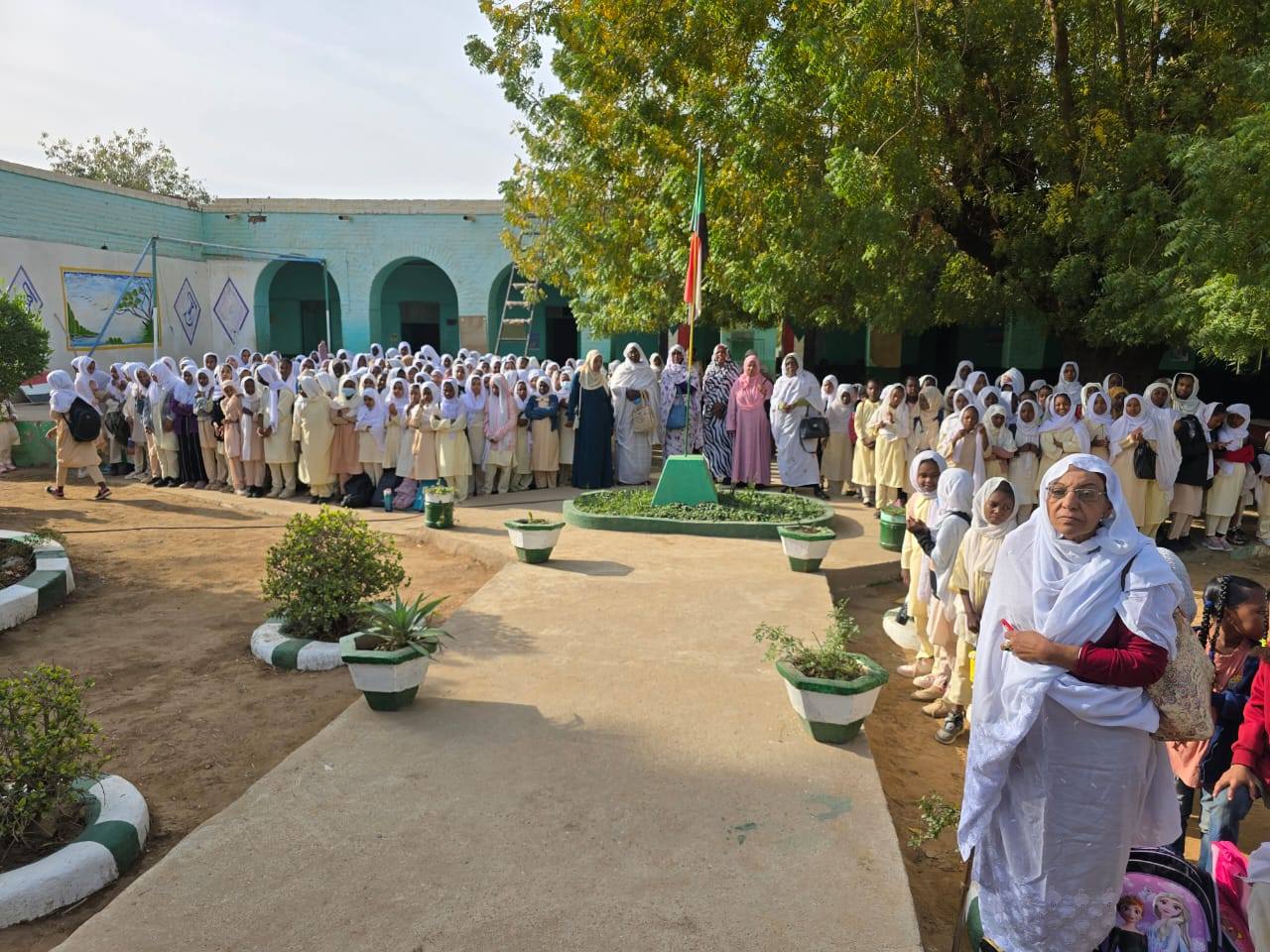 Bank of Khartoum Continues Notebooks Distribution Campaign in Dongola Locality
